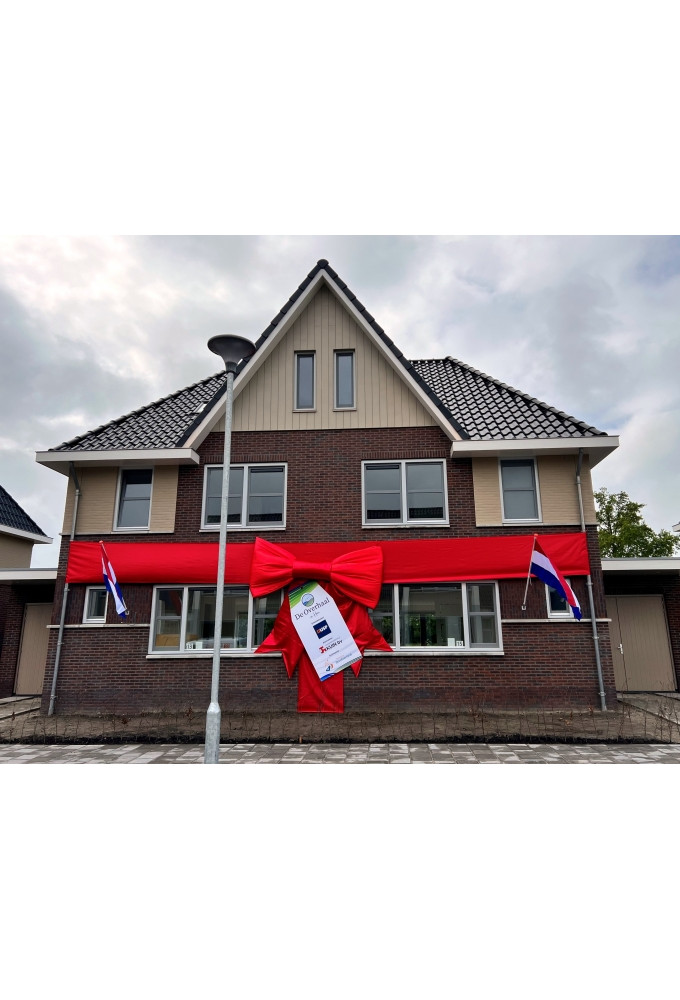 16820771_huisstrik-rood-xxxxl-megastrik-huis-strik.jpg
